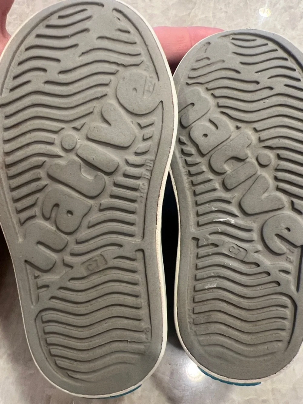 Native Kids Slip-On Water Shoes in Gray with Green Trim - Size 7 - Picture 6 of 6